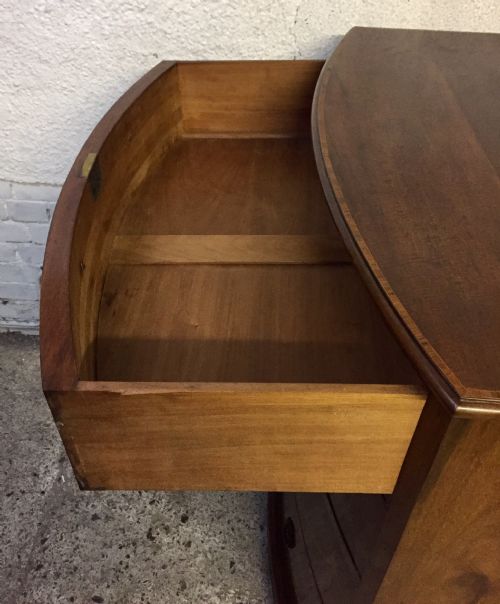 EDWARDIAN MAHOGANY BOW FRONT CHEST OF DRAWERS - ADDITIONAL PHOTO 6