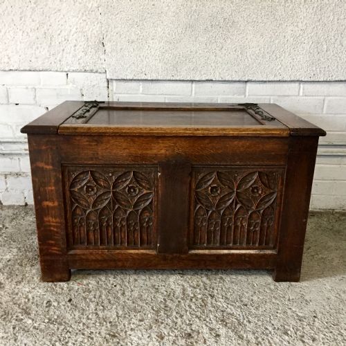 19th century oak chest with blind tracery and linen fold panels - CATEGORY: ANTIQUE CHESTS - DATED 19TH CENTURY