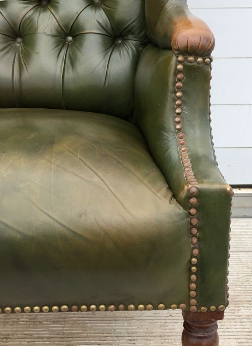 CIRCA 1900 LEATHER BUTTON BACK WING ARM CHAIR - ADDITIONAL PHOTO 4