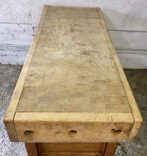 EARLY 20TH CENTURY BUTCHERS BLOCK ON BASE - ADDITIONAL PHOTO 3