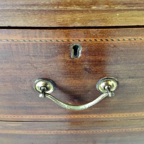 EDWARDIAN MAHOGANY BOW FRONT CHEST OF DRAWERS - ADDITIONAL PHOTO 5