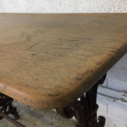 VICTORIAN PUB TABLE WITH CAST IRON BASE AND ORIGINAL MAHOGANY TOP - ADDITIONAL PHOTO 3