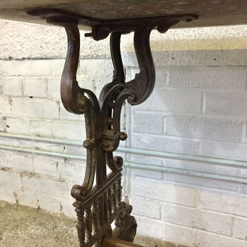 VICTORIAN PUB TABLE WITH CAST IRON BASE AND ORIGINAL MAHOGANY TOP - ADDITIONAL PHOTO 4