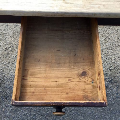 19TH CENTURY PINE SCRUB TOP TABLE IN ORIGINAL PAINT FINISH - ADDITIONAL PHOTO 7