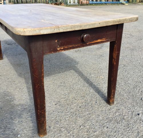 19TH CENTURY PINE SCRUB TOP TABLE IN ORIGINAL PAINT FINISH - ADDITIONAL PHOTO 11