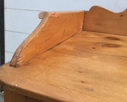 VICTORIAN PINE WASHSTAND WITH SHAPED GALLERY BACK - ADDITIONAL PHOTO 1