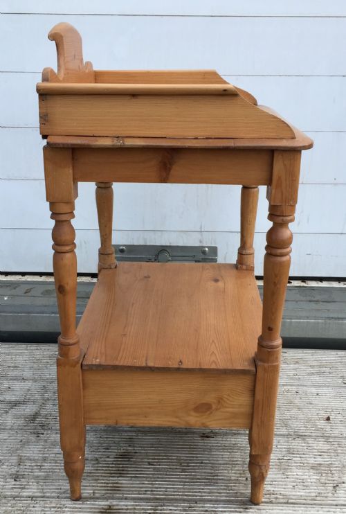 VICTORIAN PINE WASHSTAND WITH SHAPED GALLERY BACK - ADDITIONAL PHOTO 11
