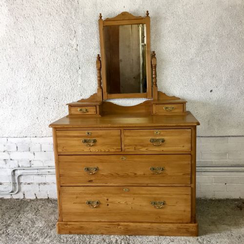victorian pine dressing chest - CATEGORY: ANTIQUE DRESSING TABLES - DATED VICTORIAN