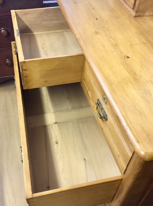 VICTORIAN PINE DRESSING CHEST - ADDITIONAL PHOTO 12