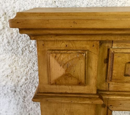 CIRCA 1900 CONTINENTAL POLISHED PINE FIRE SURROUND - ADDITIONAL PHOTO 3