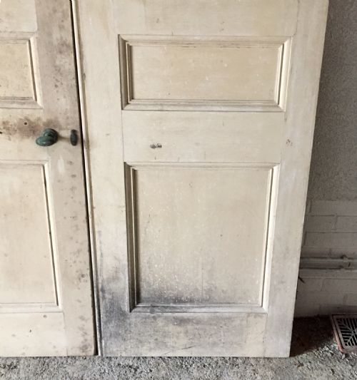 PAIR OF VICTORIAN PINE ARCHED TOP DOORS COMPLETE WITH BRASS FURNITURE AND KEY - ADDITIONAL PHOTO 5
