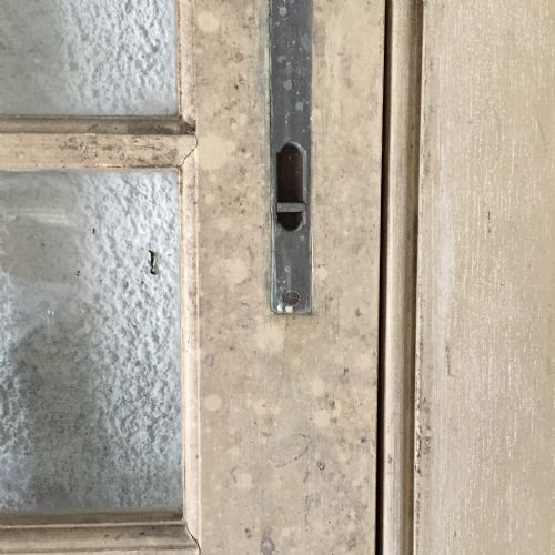 PAIR OF VICTORIAN PINE ARCHED TOP DOORS COMPLETE WITH BRASS FURNITURE AND KEY - ADDITIONAL PHOTO 10