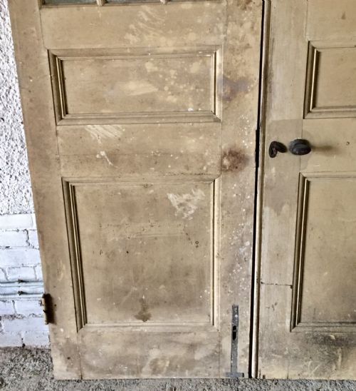 PAIR OF VICTORIAN PINE ARCHED TOP DOORS COMPLETE WITH BRASS FURNITURE AND KEY - ADDITIONAL PHOTO 11