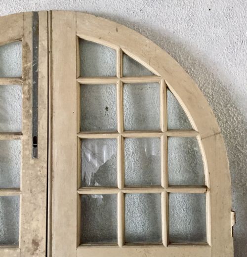 PAIR OF VICTORIAN PINE ARCHED TOP DOORS COMPLETE WITH BRASS FURNITURE AND KEY - ADDITIONAL PHOTO 13