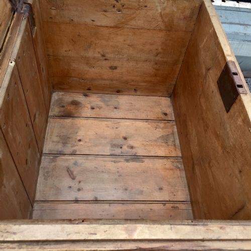 VICTORIAN PINE STRONG BOX WITH METAL CORNER STRAPS - ADDITIONAL PHOTO 7
