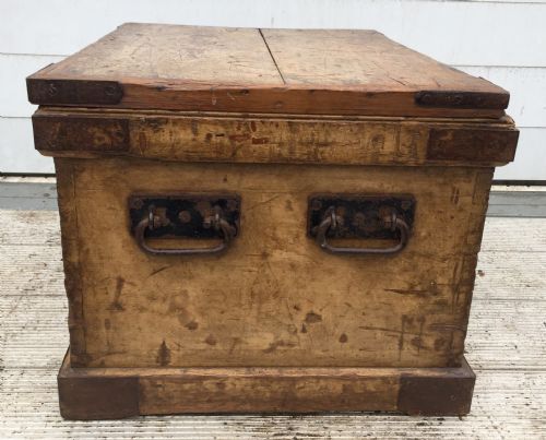 VICTORIAN PINE STRONG BOX WITH METAL CORNER STRAPS - ADDITIONAL PHOTO 10