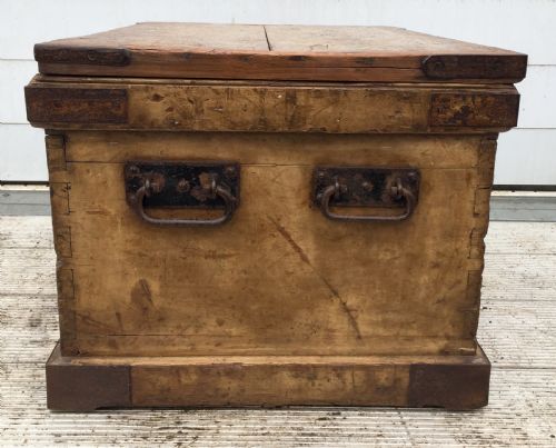 VICTORIAN PINE STRONG BOX WITH METAL CORNER STRAPS - ADDITIONAL PHOTO 12