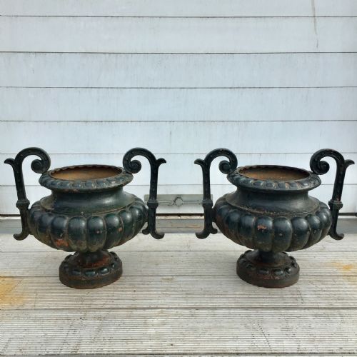 pair of 19th century french cast iron urns - CATEGORY: ANTIQUE METAL - DATED 19TH CENTURY
