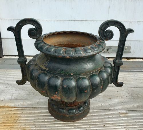 PAIR OF 19TH CENTURY FRENCH CAST IRON URNS - ADDITIONAL PHOTO 1