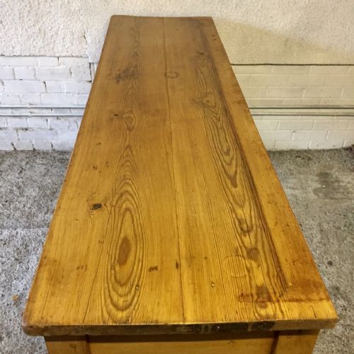VICTORIAN PINE DRESSER BASE WITH 3 DRAWERS AND A POT BOARD BASE - ADDITIONAL PHOTO 3