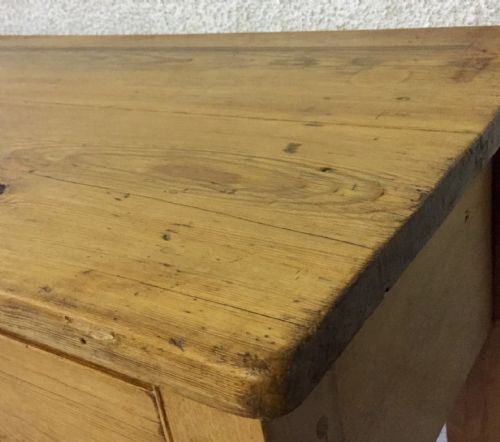 VICTORIAN PINE DRESSER BASE WITH 3 DRAWERS AND A POT BOARD BASE - ADDITIONAL PHOTO 4