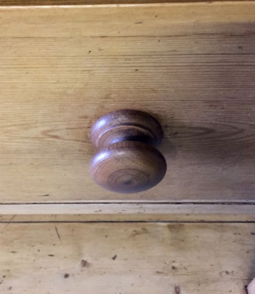 VICTORIAN PINE DRESSER BASE WITH 3 DRAWERS AND A POT BOARD BASE - ADDITIONAL PHOTO 6