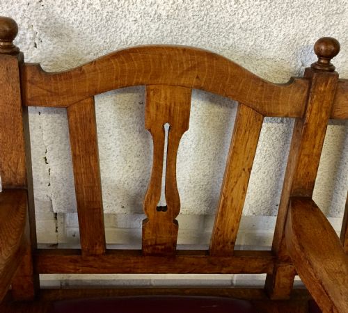 EDWARDIAN OAK 3 SEATER BENCH WITH LIFT OUT UPHOLSTERED SEATS - ADDITIONAL PHOTO 4