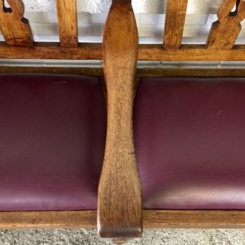 EDWARDIAN OAK 3 SEATER BENCH WITH LIFT OUT UPHOLSTERED SEATS - ADDITIONAL PHOTO 9