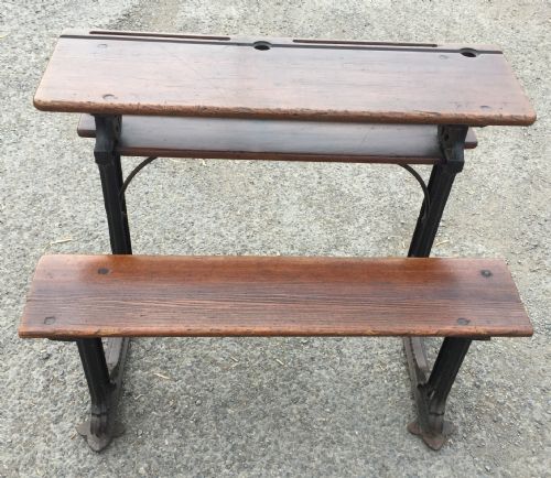 CIRCA 1900 DOUBLE SEAT SCHOOL DESK WITH ELM TOP AND SEAT ON CAST IRON BASE - ADDITIONAL PHOTO 3