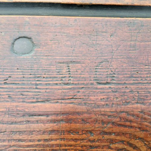 CIRCA 1900 DOUBLE SEAT SCHOOL DESK WITH ELM TOP AND SEAT ON CAST IRON BASE - ADDITIONAL PHOTO 7