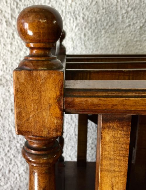 VICTORIAN CIRCA 1900 MAPLE WOOD CANTERBURY WITH ORIGINAL CASTORS AND A VERY UNUSUAL DESIGN - ADDITIONAL PHOTO 15