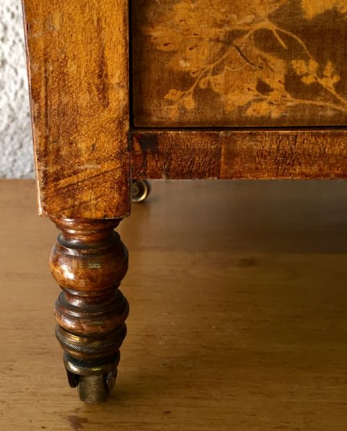 VICTORIAN CIRCA 1900 MAPLE WOOD CANTERBURY WITH ORIGINAL CASTORS AND A VERY UNUSUAL DESIGN - ADDITIONAL PHOTO 19
