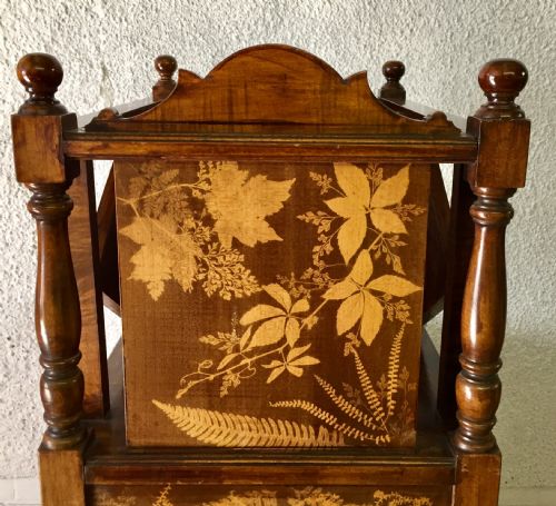 VICTORIAN CIRCA 1900 MAPLE WOOD CANTERBURY WITH ORIGINAL CASTORS AND A VERY UNUSUAL DESIGN - ADDITIONAL PHOTO 25
