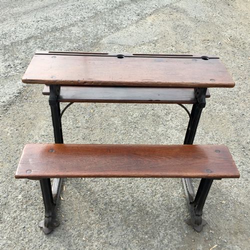 CIRCA 1900 DOUBLE SEAT SCHOOL DESK WITH ELM TOP AND SEAT ON CAST IRON BASE - ADDITIONAL PHOTO 3