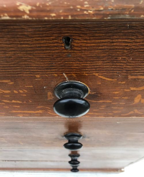 VICTORIAN PINE WEST COUNTRY HOUSEKEEPER'S LINEN CUPBOARD WITH ORIGINAL PAINTED OAK GRAIN EFFECT - ADDITIONAL PHOTO 5