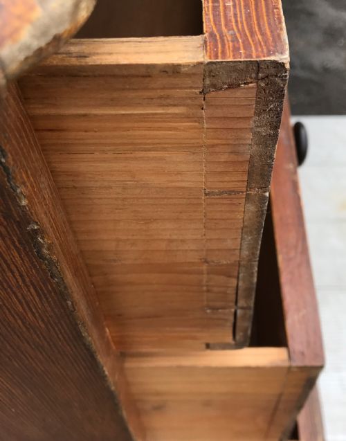 VICTORIAN PINE WEST COUNTRY HOUSEKEEPER'S LINEN CUPBOARD WITH ORIGINAL PAINTED OAK GRAIN EFFECT - ADDITIONAL PHOTO 7