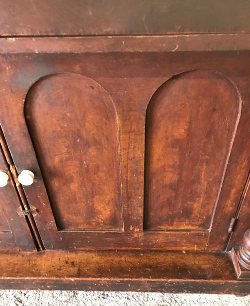 VICTORIAN PINE WEST COUNTRY GLAZED TOP DRESSER WITH SCRAPED BACK BLUE PAINT INTERNALLY AND ORIGINAL GRAINED PAINT EXTERNALLY - ADDITIONAL PHOTO 8