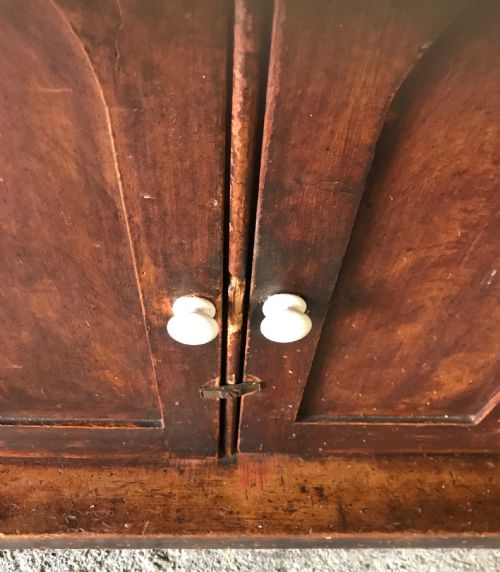VICTORIAN PINE WEST COUNTRY GLAZED TOP DRESSER WITH SCRAPED BACK BLUE PAINT INTERNALLY AND ORIGINAL GRAINED PAINT EXTERNALLY - ADDITIONAL PHOTO 9