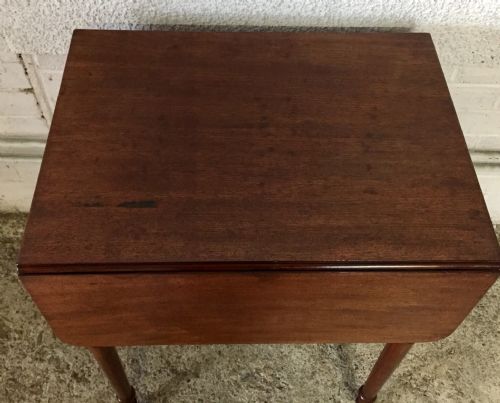 EARLY VICTORIAN MAHOGANY WORK TABLE WITH DROP FLAPS AND COMPLETE WITH ORIGINAL KNOBS AND ON ORIGINAL BRASS CASTORS - ADDITIONAL PHOTO 3