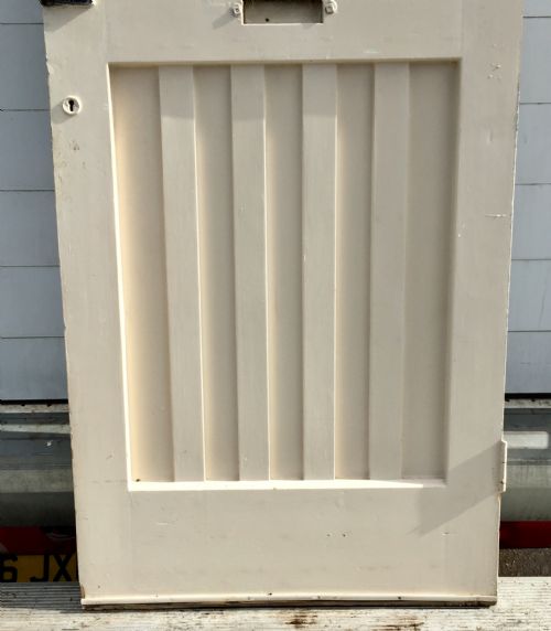 1920S EXTERNAL PINE PAINTED DOOR WITH FAUX STRAP HINGES AND LEAD LIGHT LOZENGE SHAPE PANEL - ADDITIONAL PHOTO 12