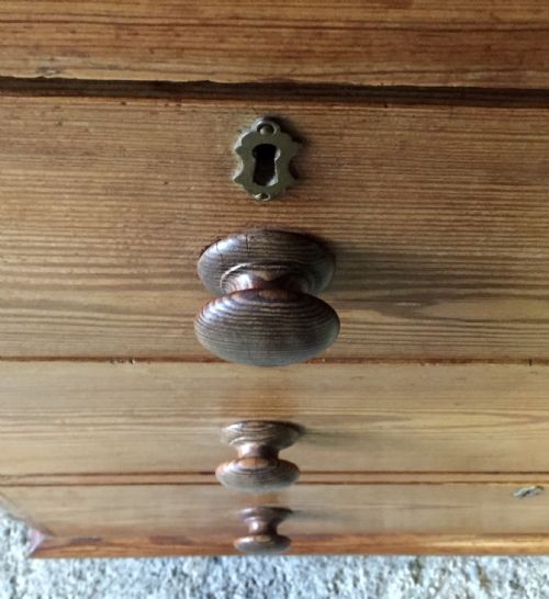 VICTORIAN PITCH PINE CHEST OF DRAWERS - ADDITIONAL PHOTO 5