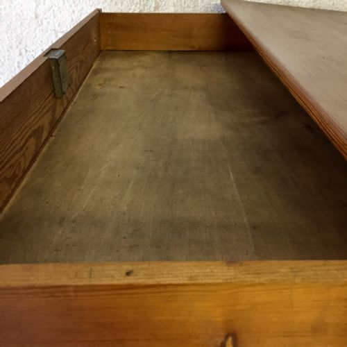 CIRCA 1900 PITCH PINE CUPBOARD WITH SHELVES AND 3 DRAWERS - ADDITIONAL PHOTO 6