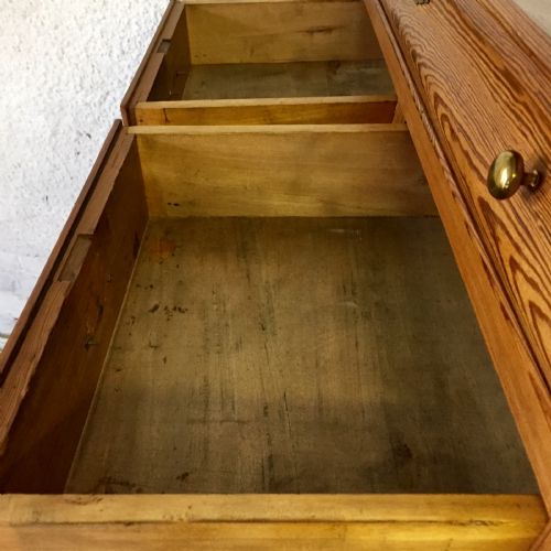 CIRCA 1900 PITCH PINE CUPBOARD WITH SHELVES AND 3 DRAWERS - ADDITIONAL PHOTO 8