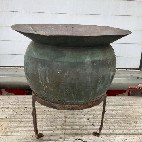 19th century copper pot on associated iron stand - CATEGORY: ANTIQUE METAL - DATED 19TH CENTURY