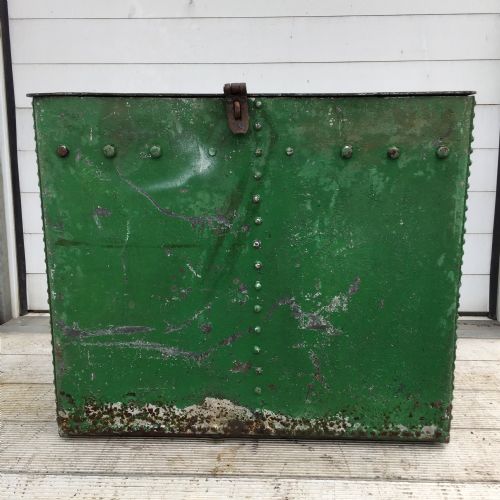 EARLY 20TH CENTURY HEAVYWEIGHT GALVANIZED FEED BIN - ADDITIONAL PHOTO 1