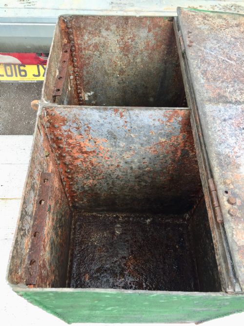 EARLY 20TH CENTURY HEAVYWEIGHT GALVANIZED FEED BIN - ADDITIONAL PHOTO 7