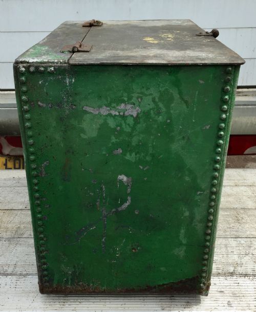 EARLY 20TH CENTURY HEAVYWEIGHT GALVANIZED FEED BIN - ADDITIONAL PHOTO 12