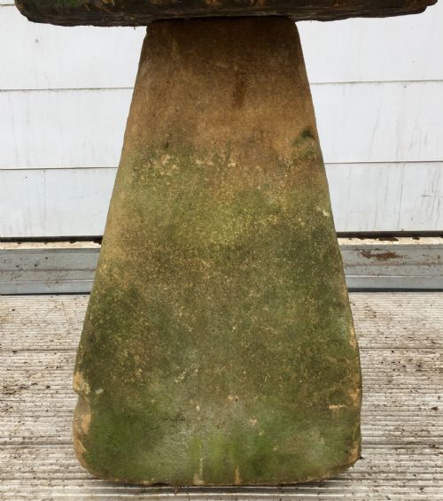 19TH CENTURY SANDSTONE STADDLE STONE - ADDITIONAL PHOTO 4