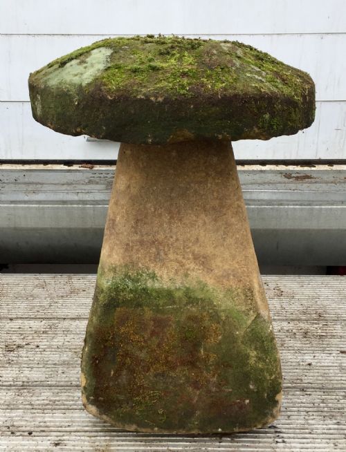 19TH CENTURY SANDSTONE STADDLE STONE - ADDITIONAL PHOTO 6