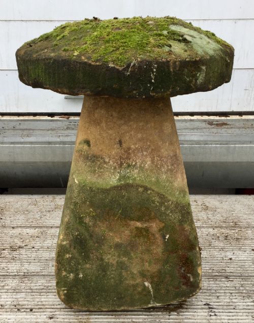 19TH CENTURY SANDSTONE STADDLE STONE - ADDITIONAL PHOTO 7
